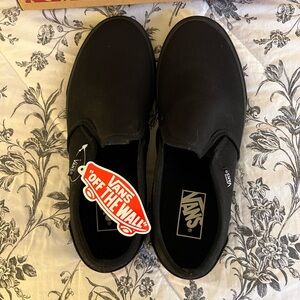 Black Slip-on Vans